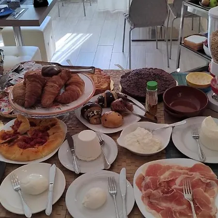 Alojamento de Acomodação e Pequeno-almoço La Terrazza Sul Mare 4*