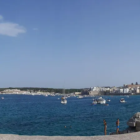 Alojamento de Acomodação e Pequeno-almoço La Terrazza Sul Mare 4*