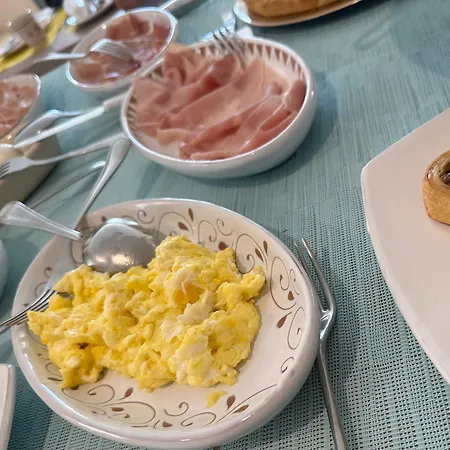 Alojamento de Acomodação e Pequeno-almoço La Terrazza Sul Mare