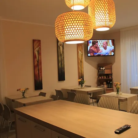 Alojamento de Acomodação e Pequeno-almoço La Terrazza Sul Mare 4*