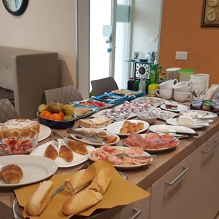 Alojamento de Acomodação e Pequeno-almoço La Terrazza Sul Mare 4*